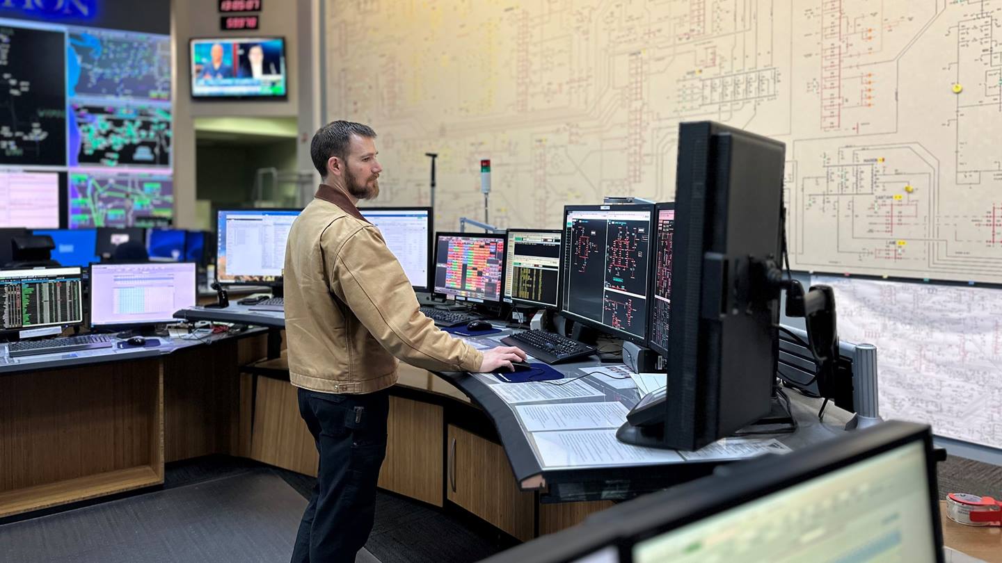 Explore a Career as a Dispatcher - Bonneville Power Administration
