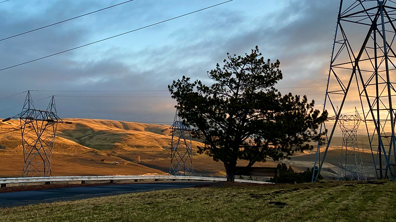 big-eddy-substation-controlhouse-the-dalles-oregon-rob_m-800x450