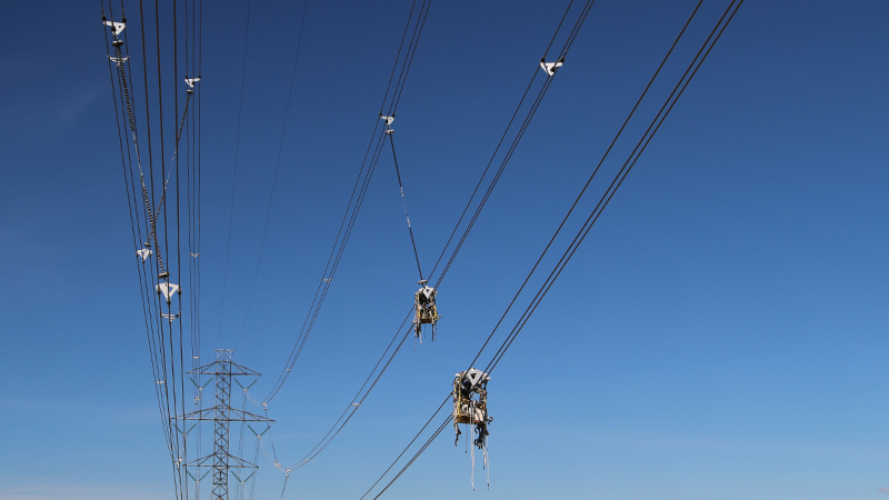 ylow-lineman-transmission-tower