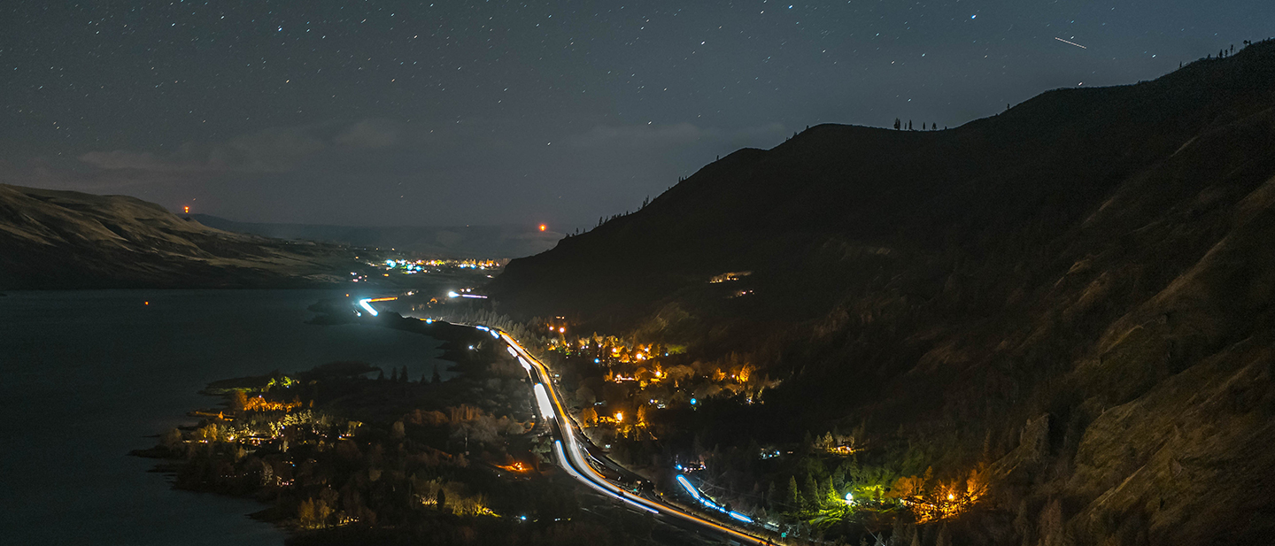 columbia river gorge at night rowena crest viewpoint